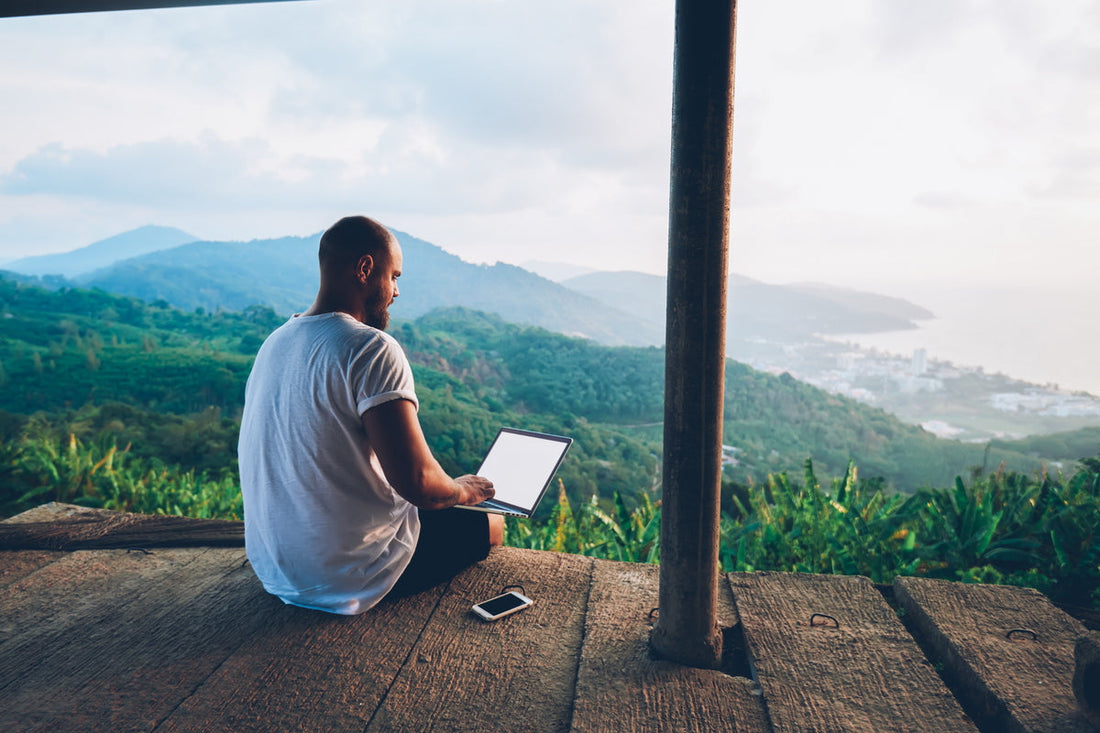 How to Get High-Speed Internet While Traveling