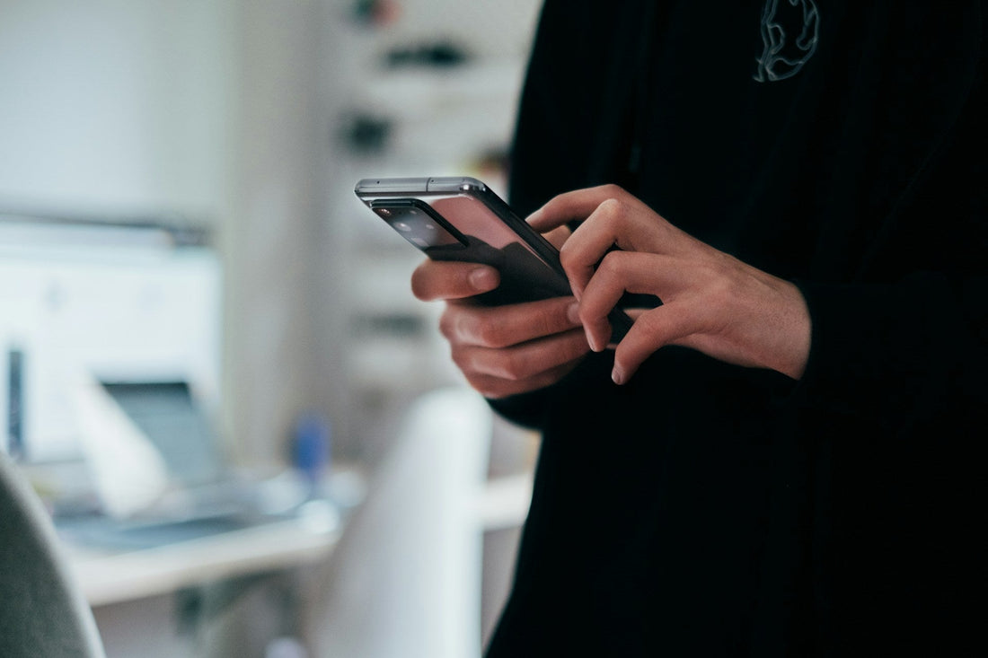 Telstra Roaming vs Simify: What’s the Better Choice?