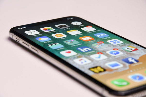 TELUS US Roaming vs Simify: Which Is the Best Choice for Your Next Trip?